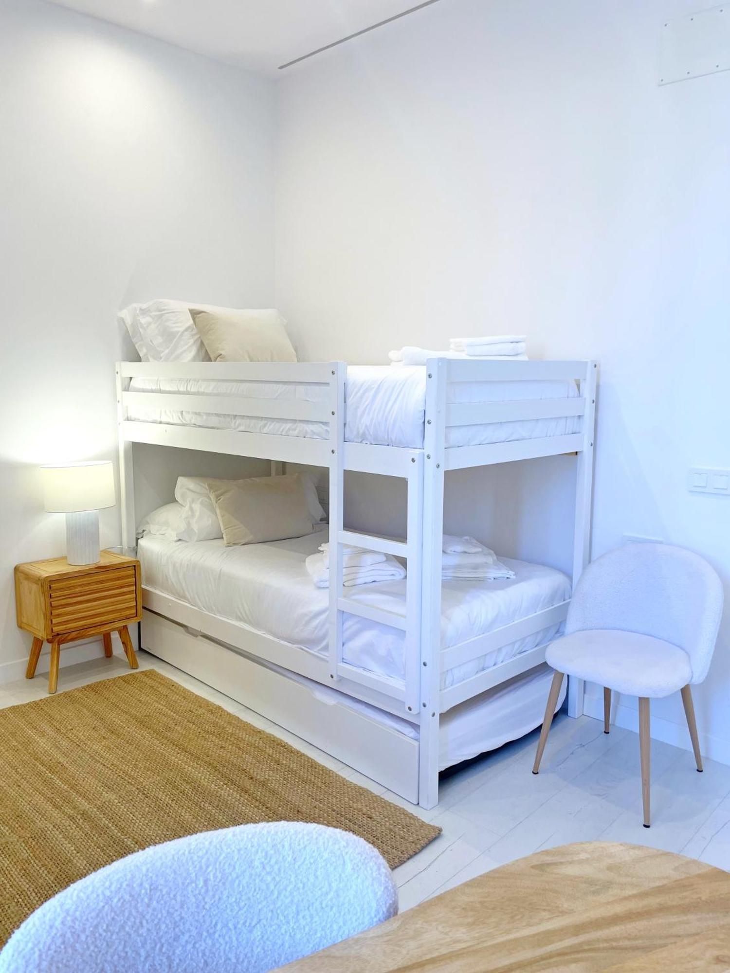 Piso Familiar Con Tres Habitaciones En La Goleta Málaga Exterior foto